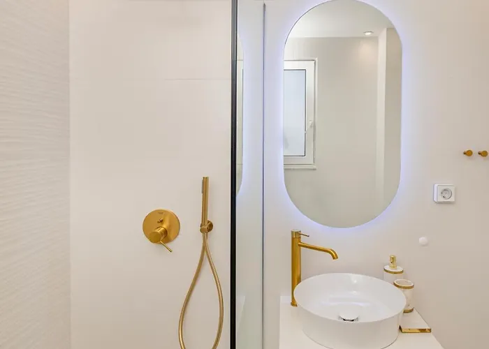 Petalutha Rhodes فيلة